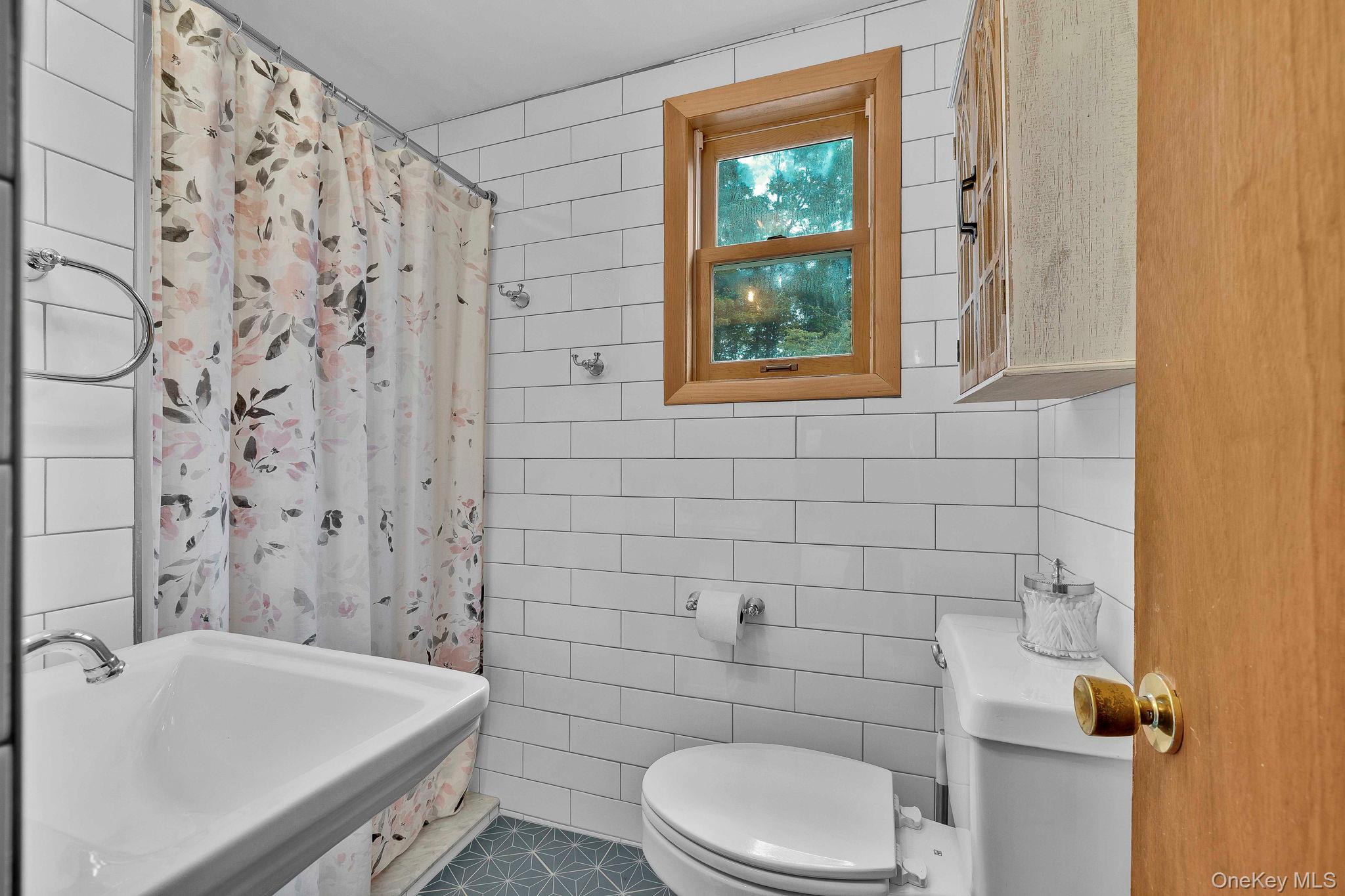 767 Cherrytown Road, Kerhonkson, NY 12446