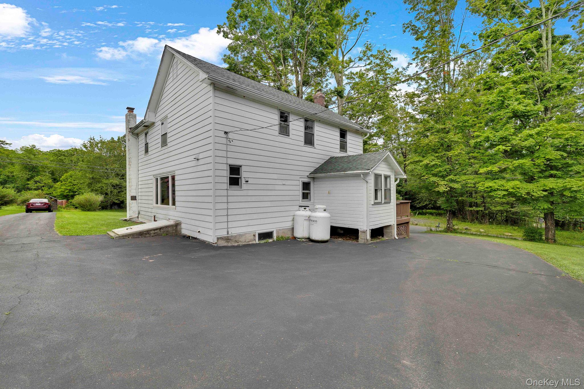 767 Cherrytown Road, Kerhonkson, NY 12446