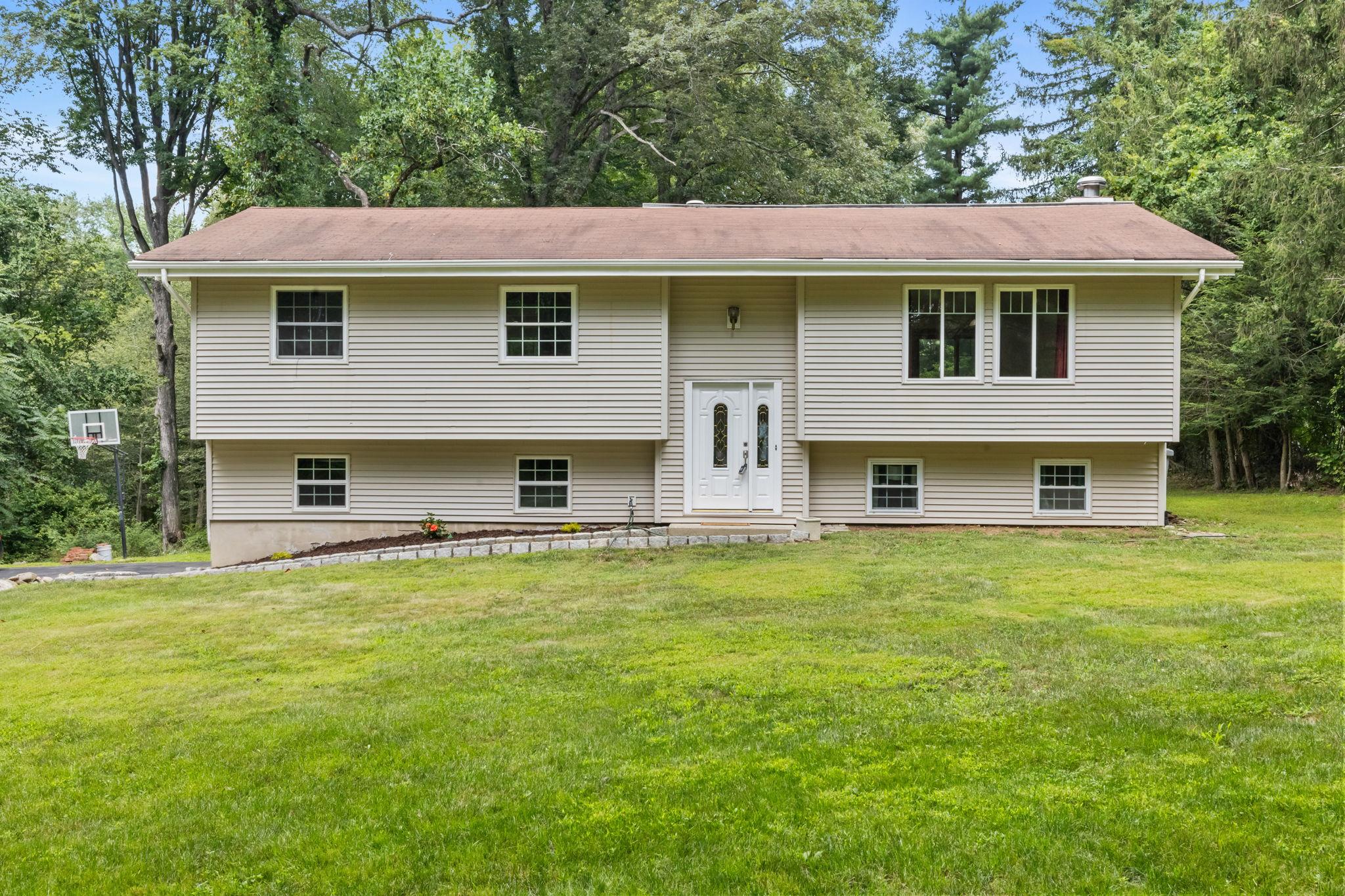 424 Cording Lane, Yorktown Heights, NY 10598