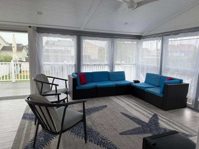 881 Surf Street, Lindenhurst, NY 11757