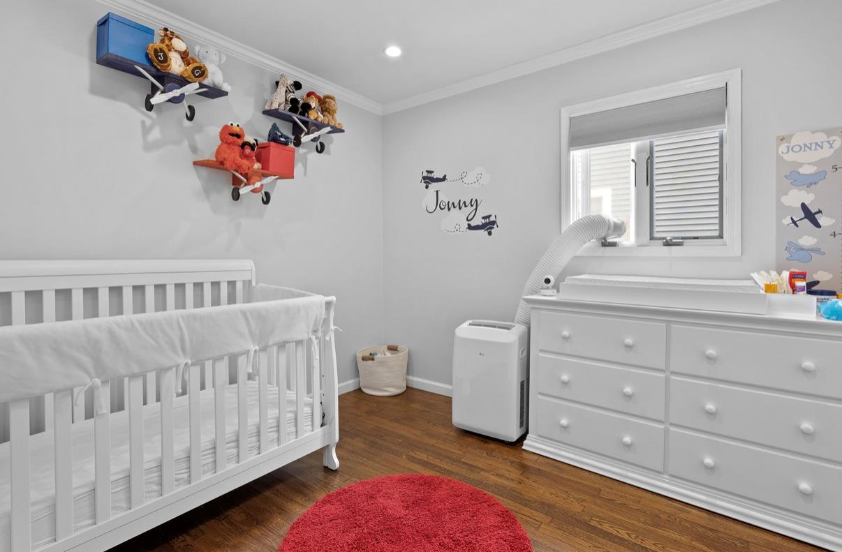 881 Surf Street, Lindenhurst, NY 11757