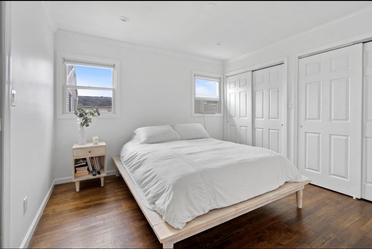 881 Surf Street, Lindenhurst, NY 11757