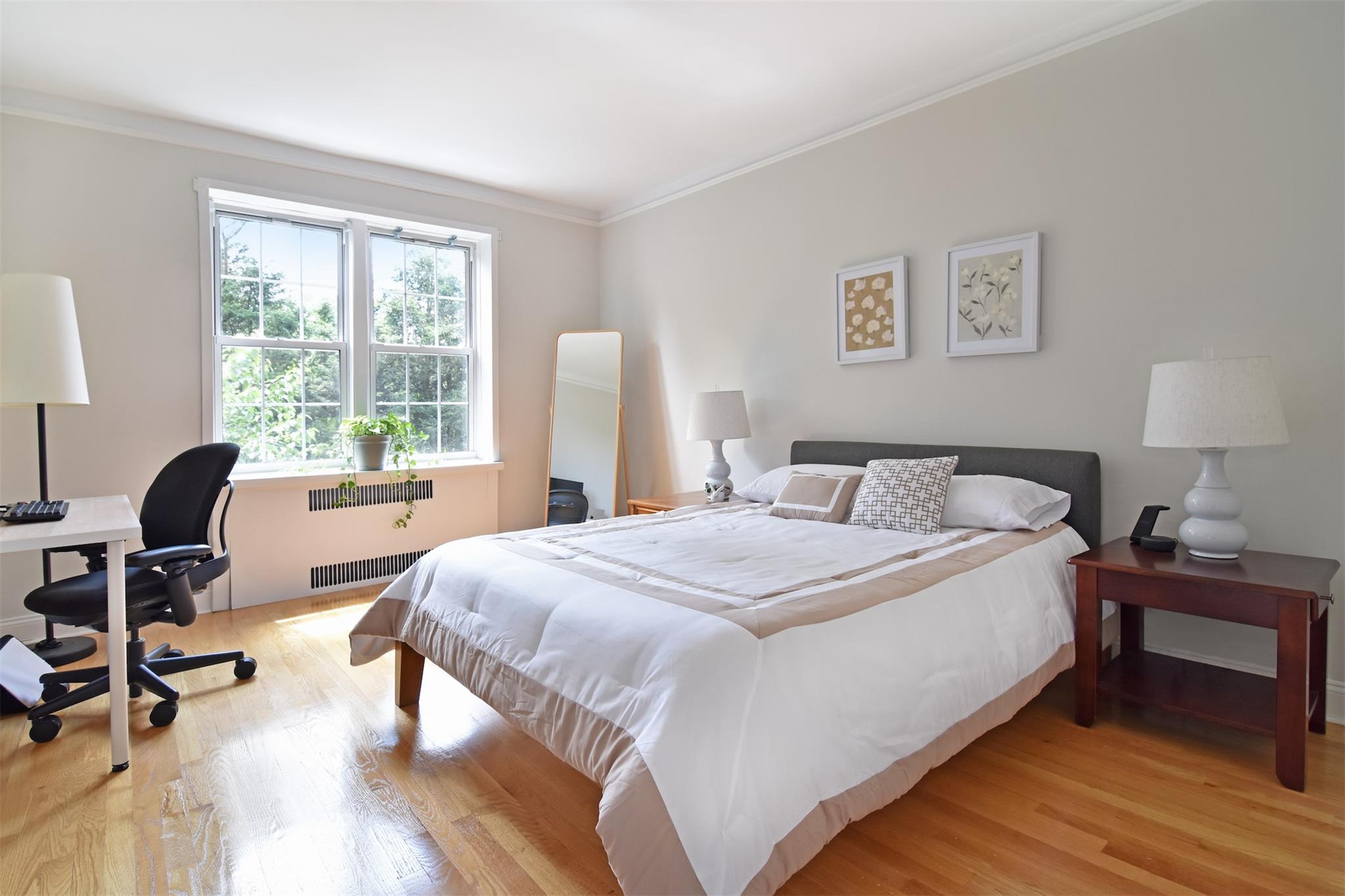 6 Midland Gardens # 2E, Bronxville, NY 10708