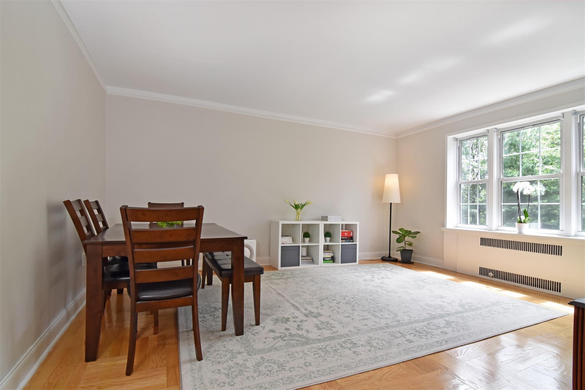 6 Midland Gardens # 2E, Bronxville, NY 10708