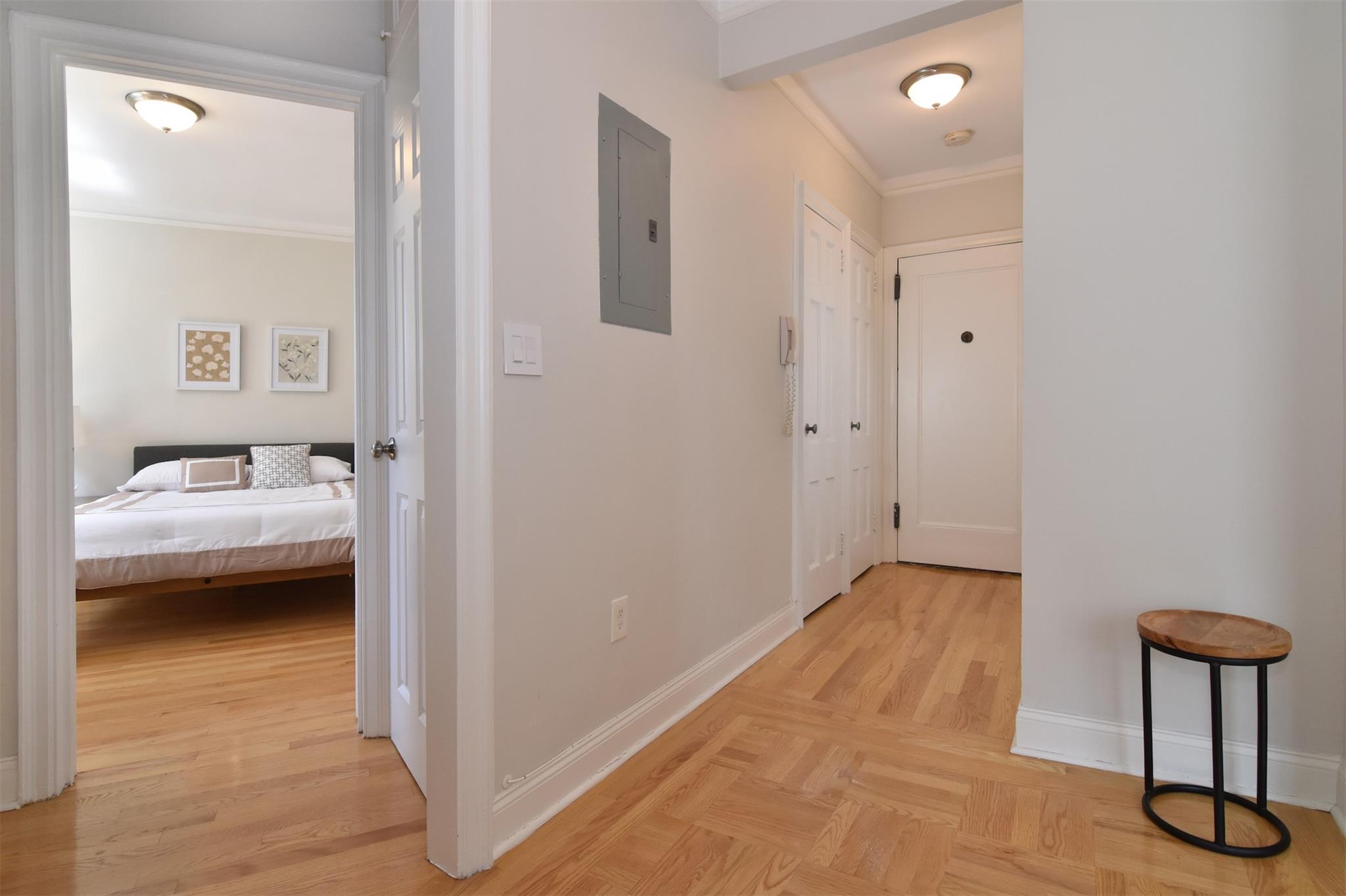 6 Midland Gardens # 2E, Bronxville, NY 10708