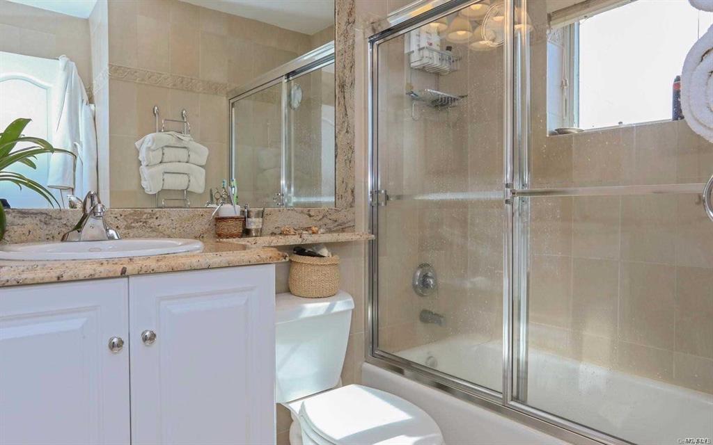 751 W Park Avenue, Long Beach, NY 11561