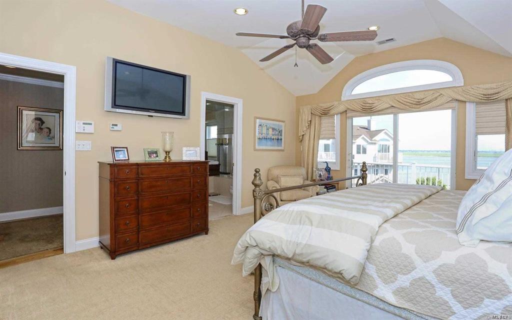 751 W Park Avenue, Long Beach, NY 11561