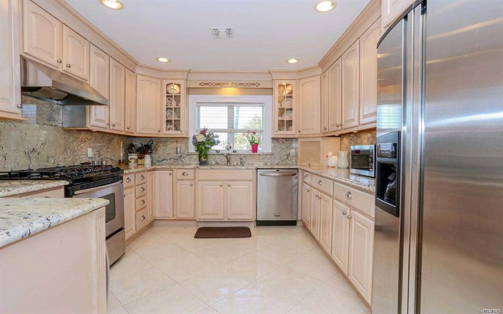 751 W Park Avenue, Long Beach, NY 11561