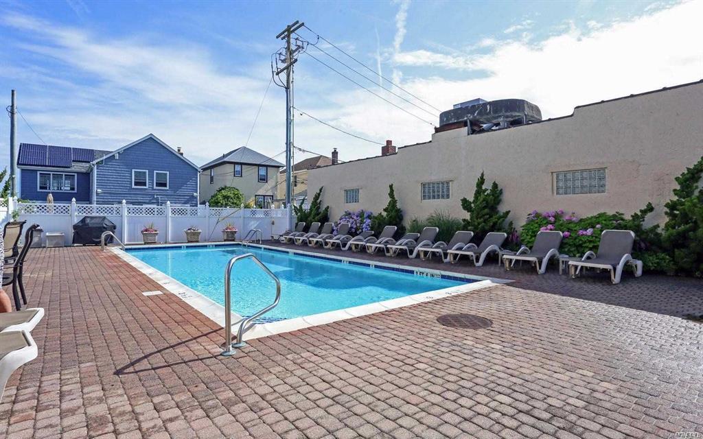 751 W Park Avenue, Long Beach, NY 11561