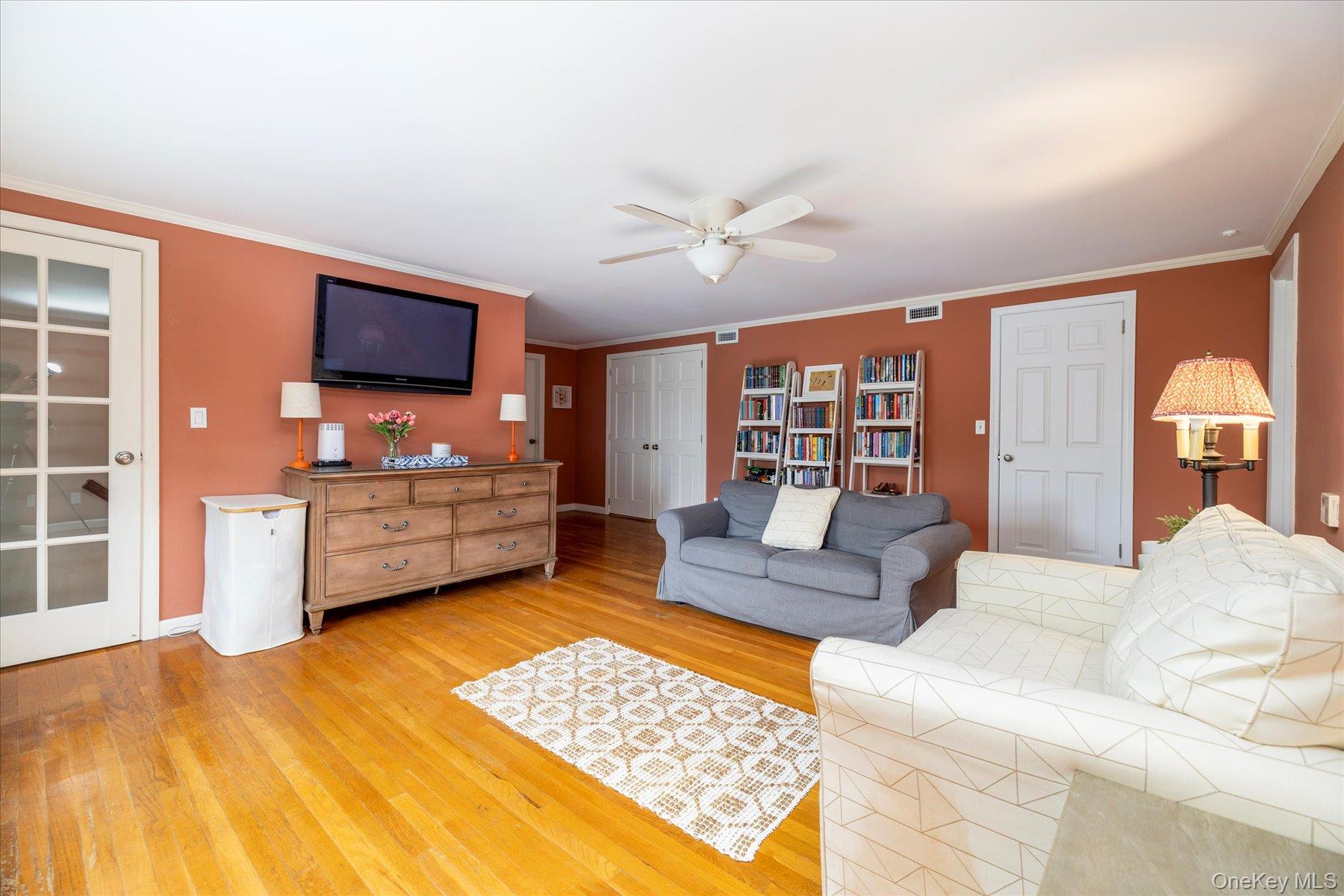 6 Blenheim Court, Rockville Centre, NY 11570