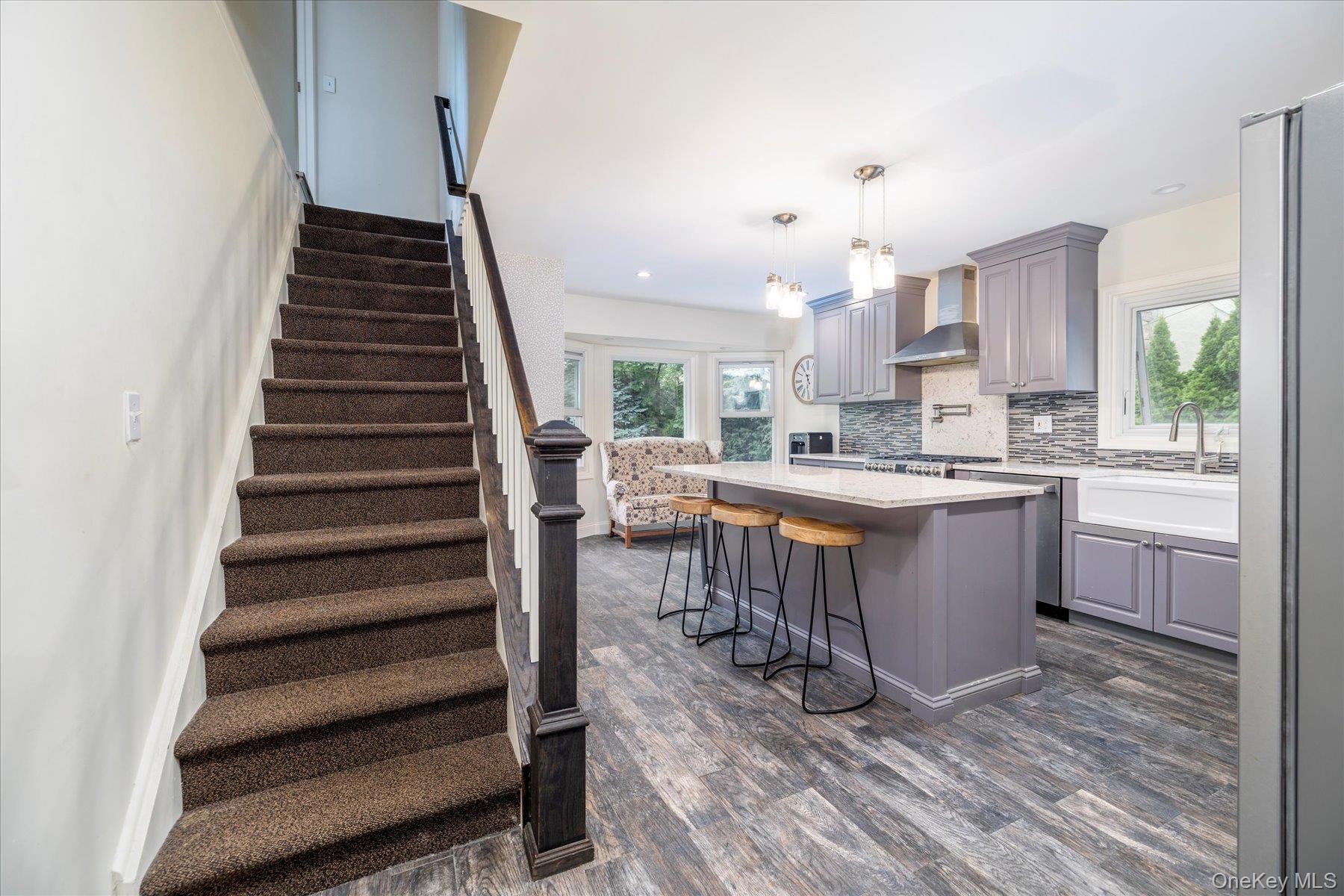 6 Blenheim Court, Rockville Centre, NY 11570