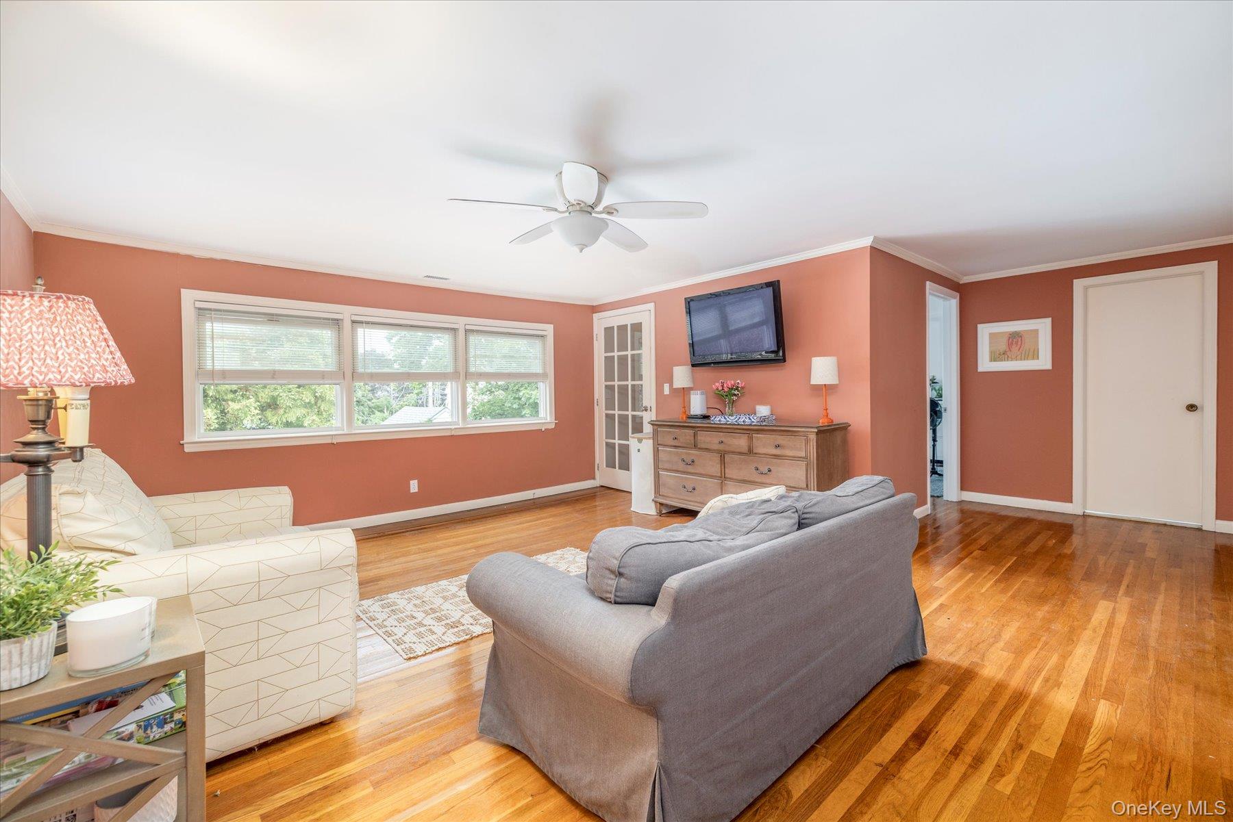 6 Blenheim Court, Rockville Centre, NY 11570