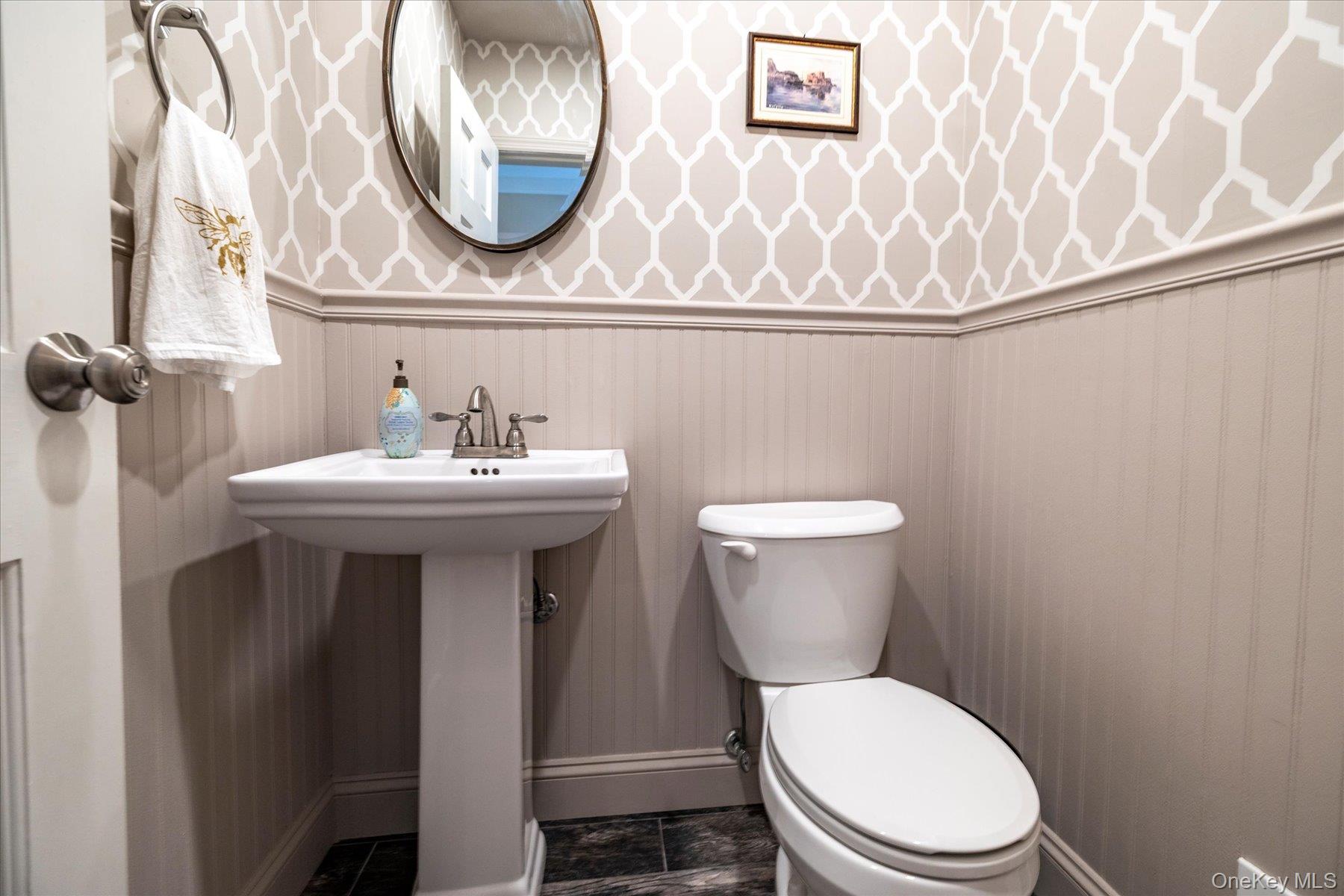 6 Blenheim Court, Rockville Centre, NY 11570