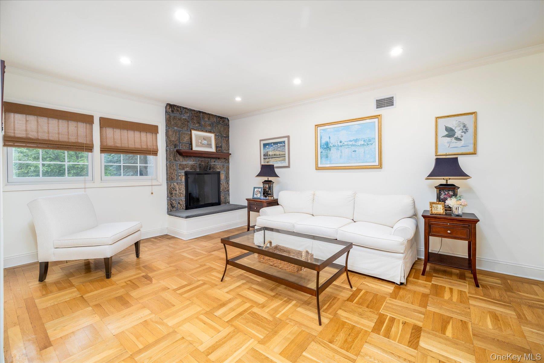 6 Blenheim Court, Rockville Centre, NY 11570