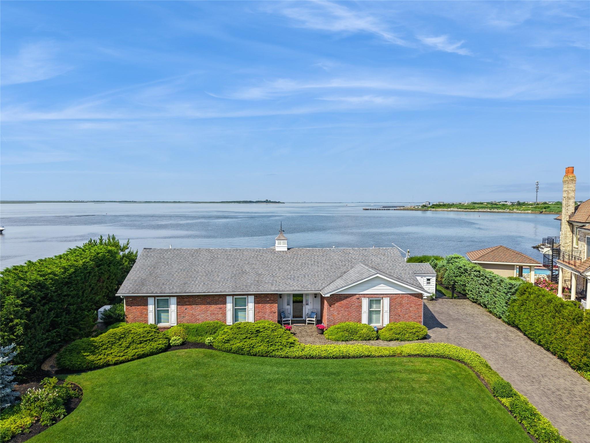 39 Shore Drive W, Copiague, NY 11726