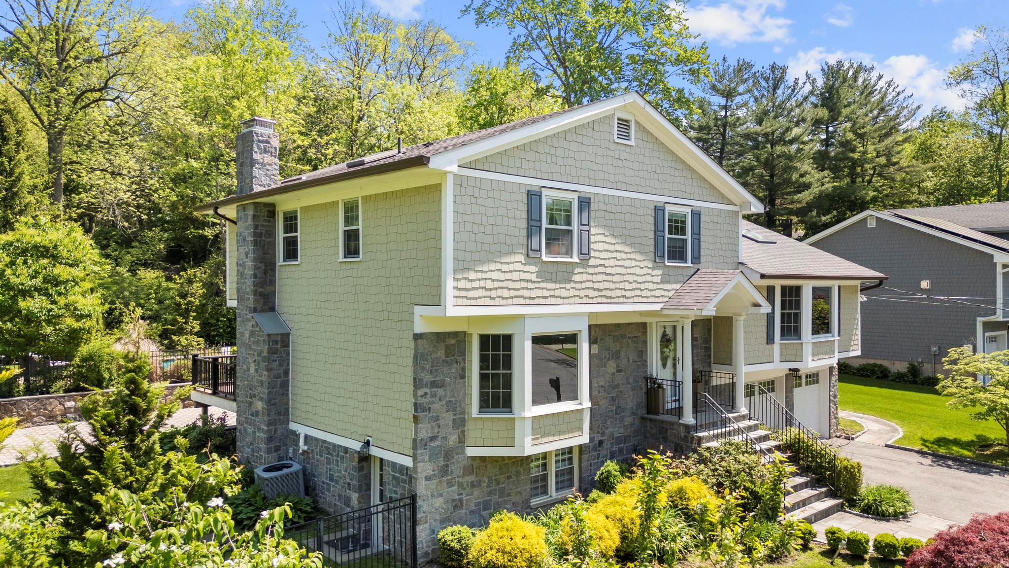 12 Cherry Lane, Scarsdale, NY 10583