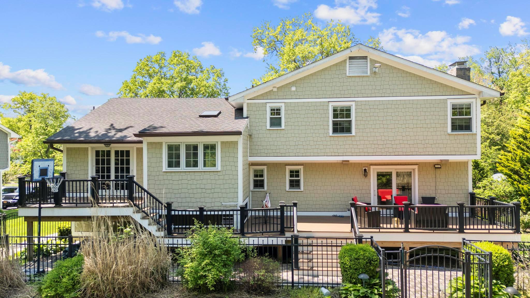 12 Cherry Lane, Scarsdale, NY 10583