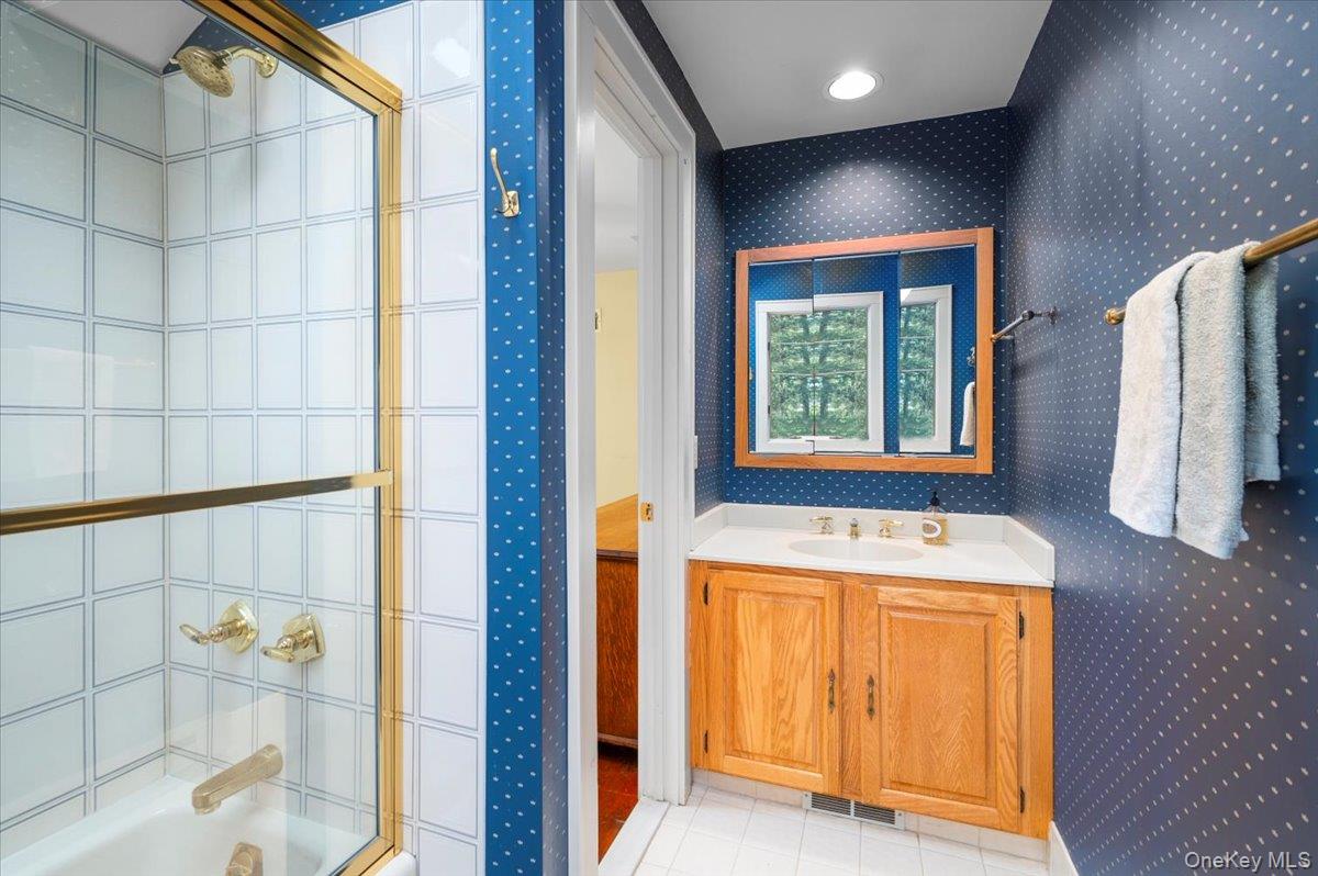 1064 Barrett Circle W, Carmel, NY 10512