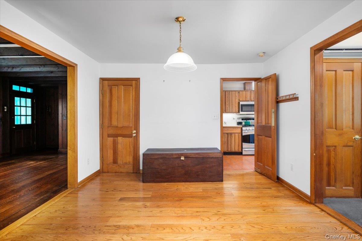 1064 Barrett Circle W, Carmel, NY 10512