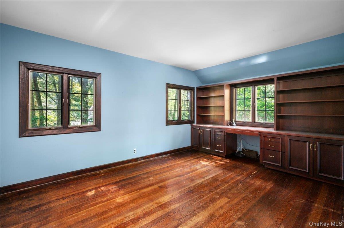 1064 Barrett Circle W, Carmel, NY 10512