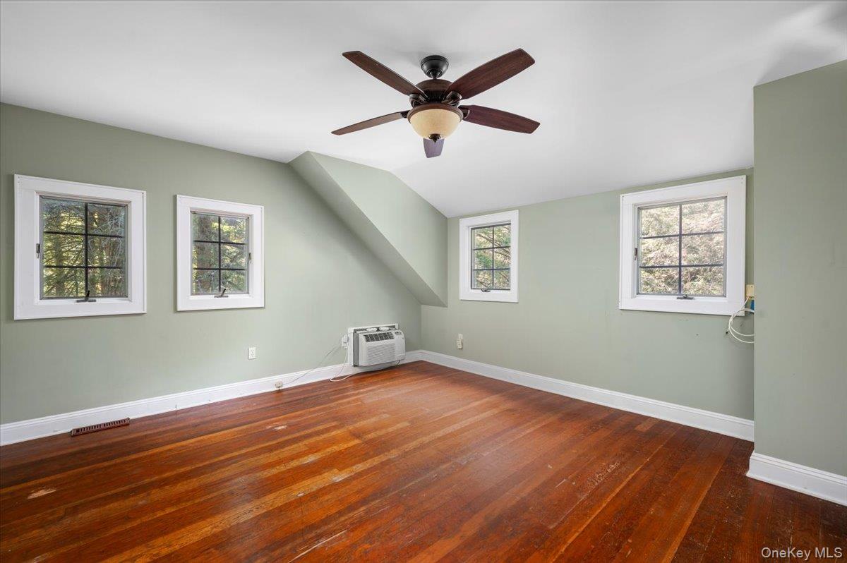 1064 Barrett Circle W, Carmel, NY 10512