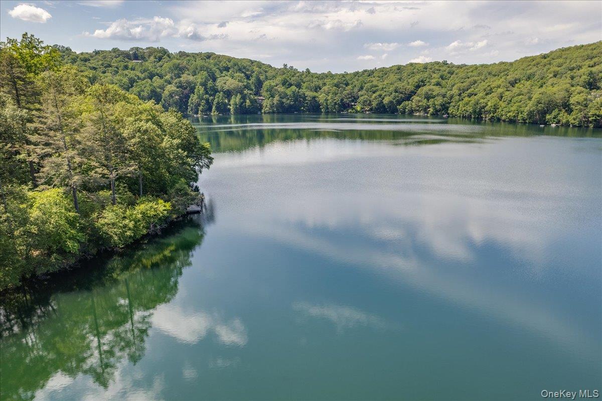 1064 Barrett Circle W, Carmel, NY 10512