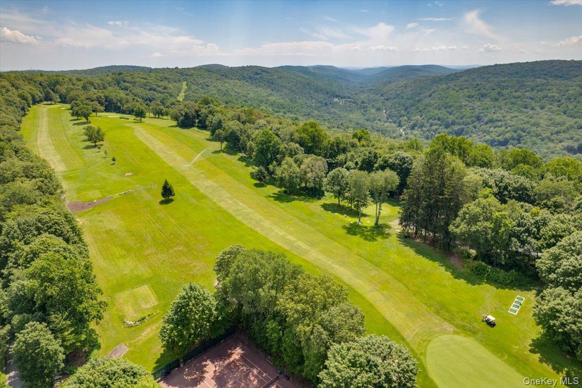 1064 Barrett Circle W, Carmel, NY 10512