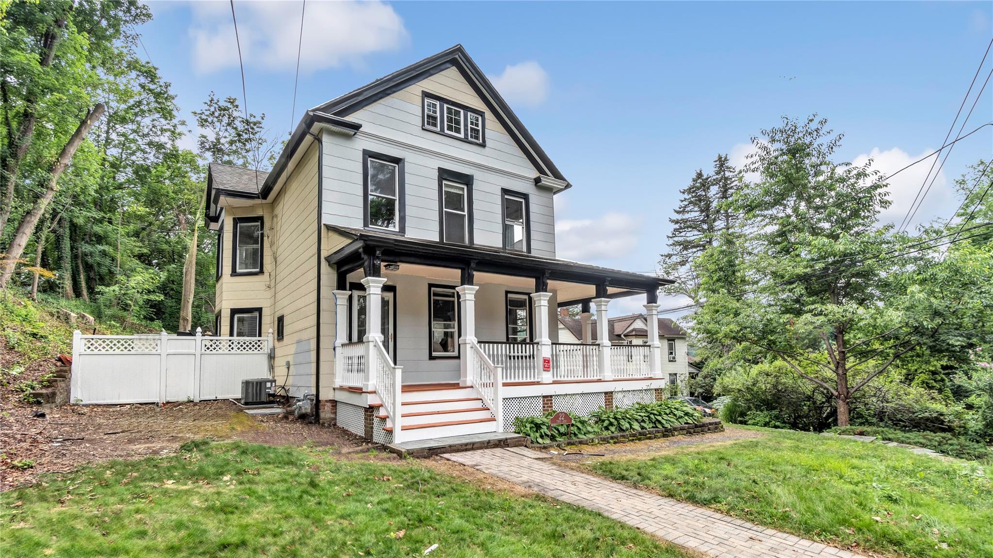 22 Town Path # 2, Glen Cove, NY 11542