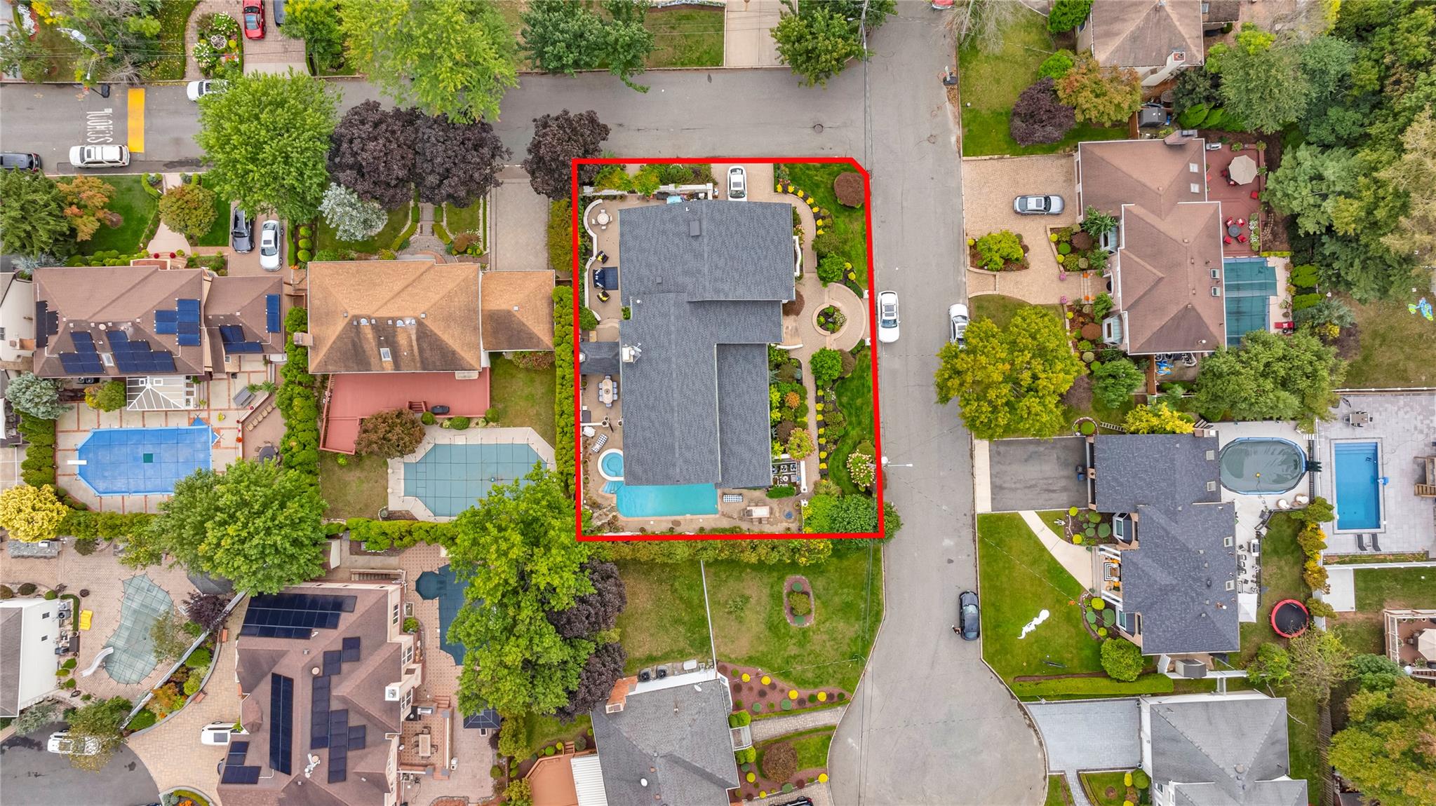 35 Jeffrey Place, Staten Island, NY 10307