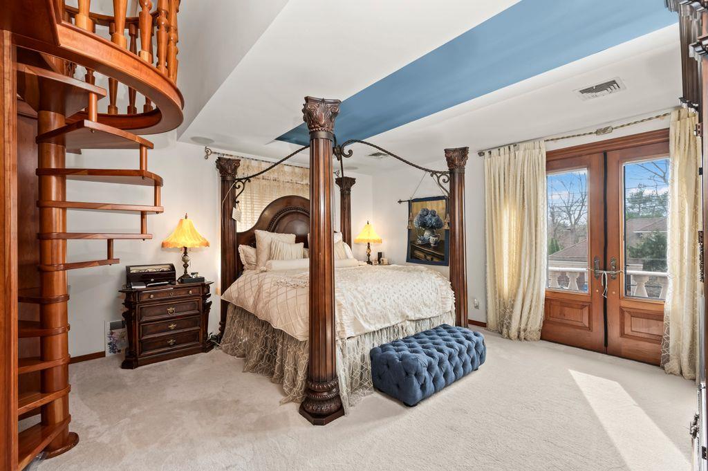 35 Jeffrey Place, Staten Island, NY 10307