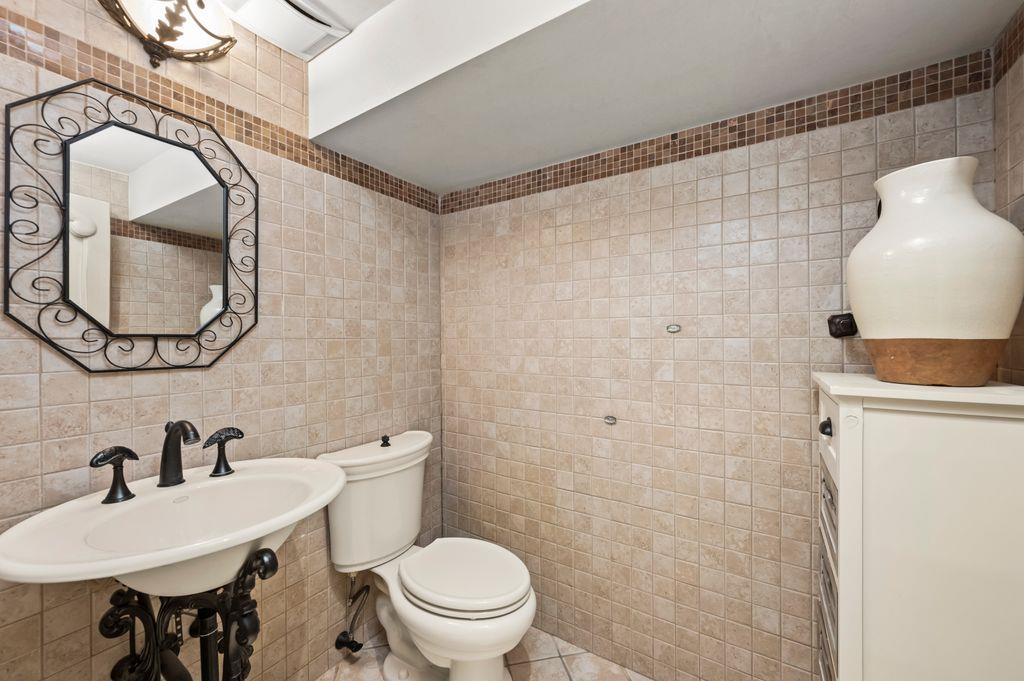 35 Jeffrey Place, Staten Island, NY 10307