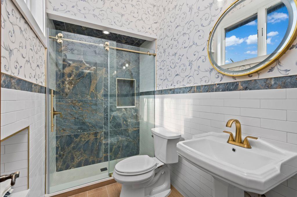 35 Jeffrey Place, Staten Island, NY 10307