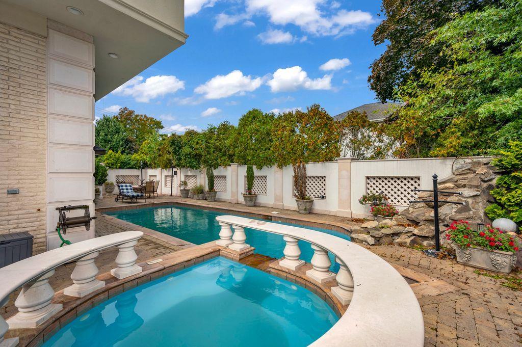 35 Jeffrey Place, Staten Island, NY 10307