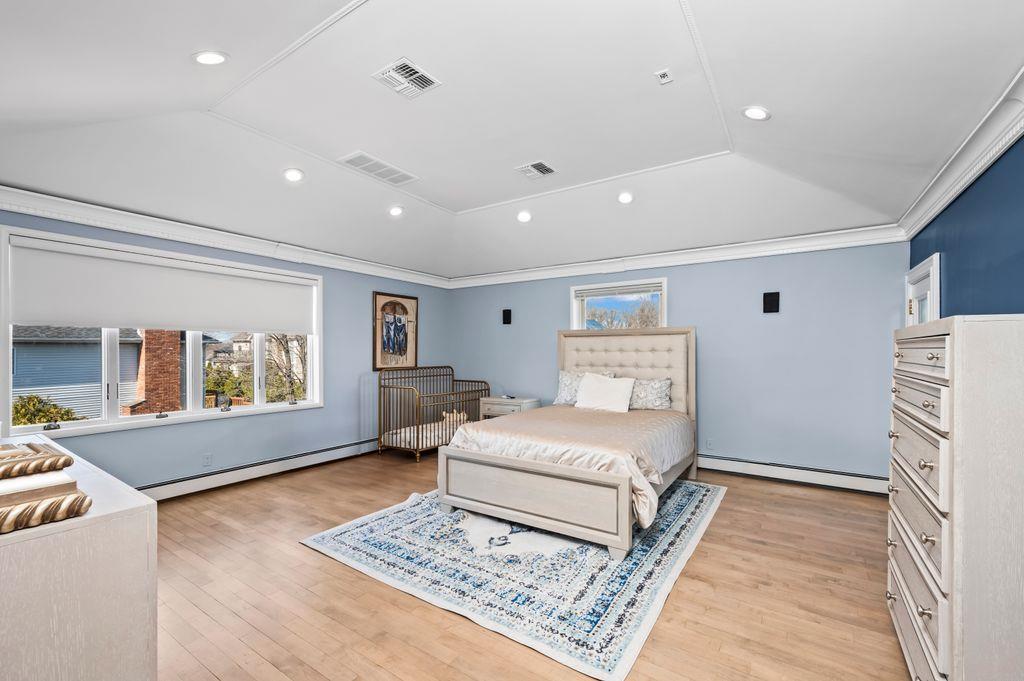 35 Jeffrey Place, Staten Island, NY 10307