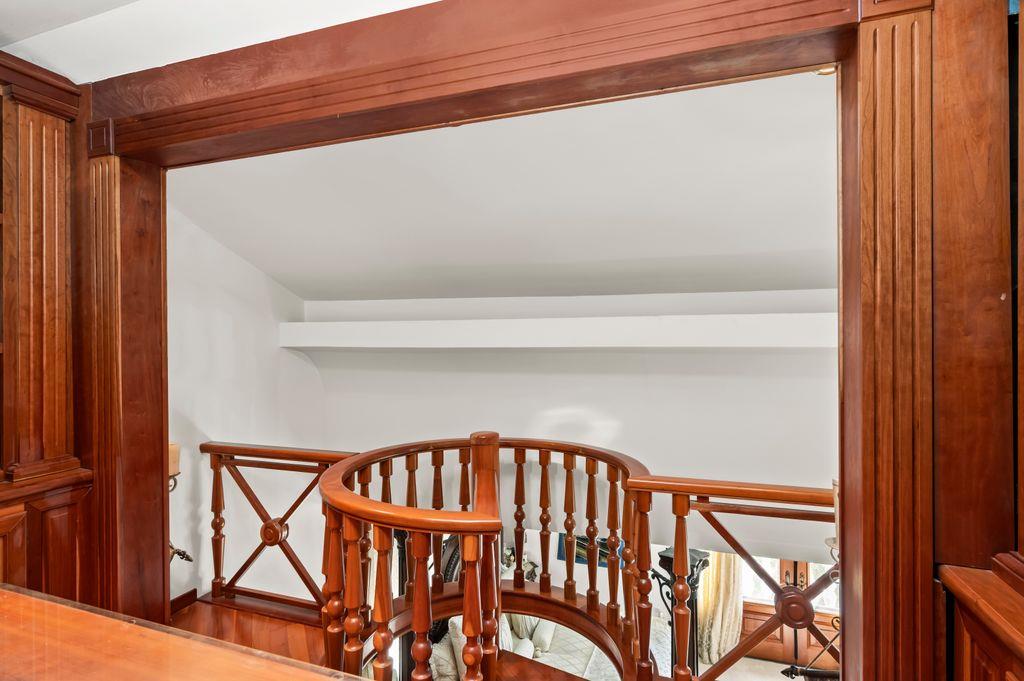 35 Jeffrey Place, Staten Island, NY 10307