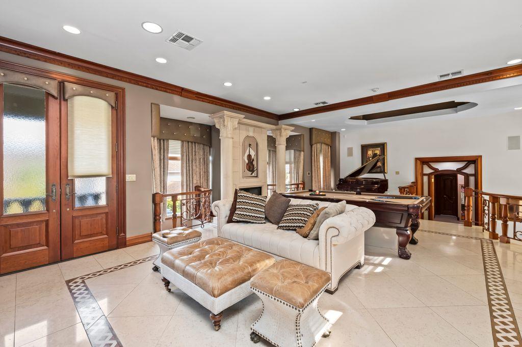 35 Jeffrey Place, Staten Island, NY 10307