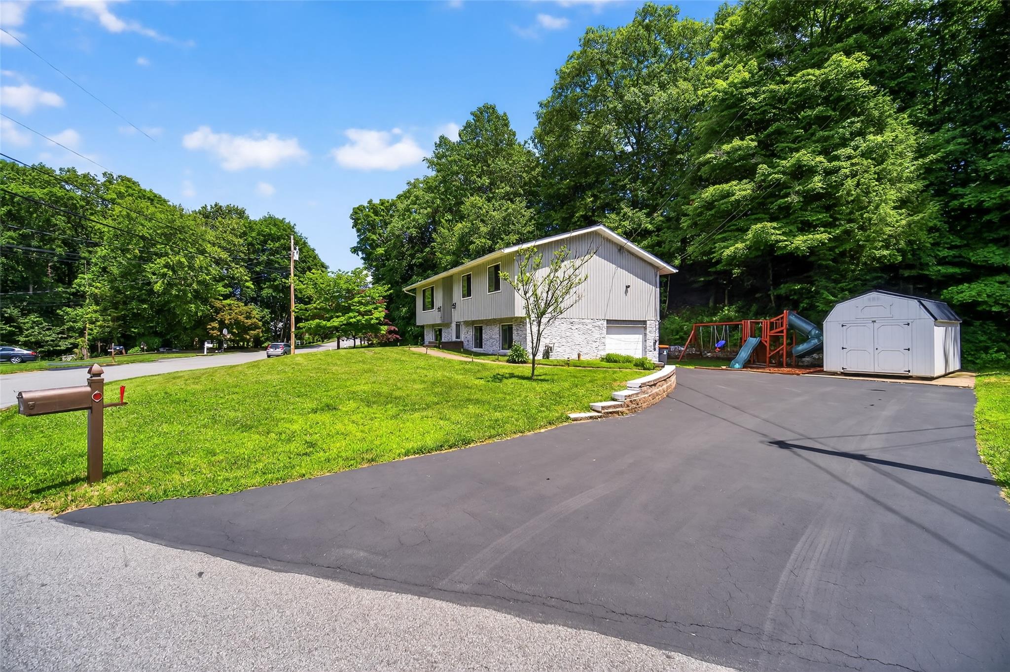 49 Raker Road, Poughkeepsie, NY 12603