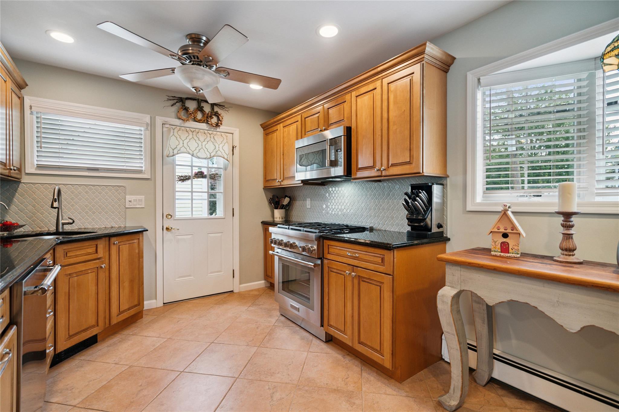 87 3rd Avenue, Massapequa Park, NY 11762