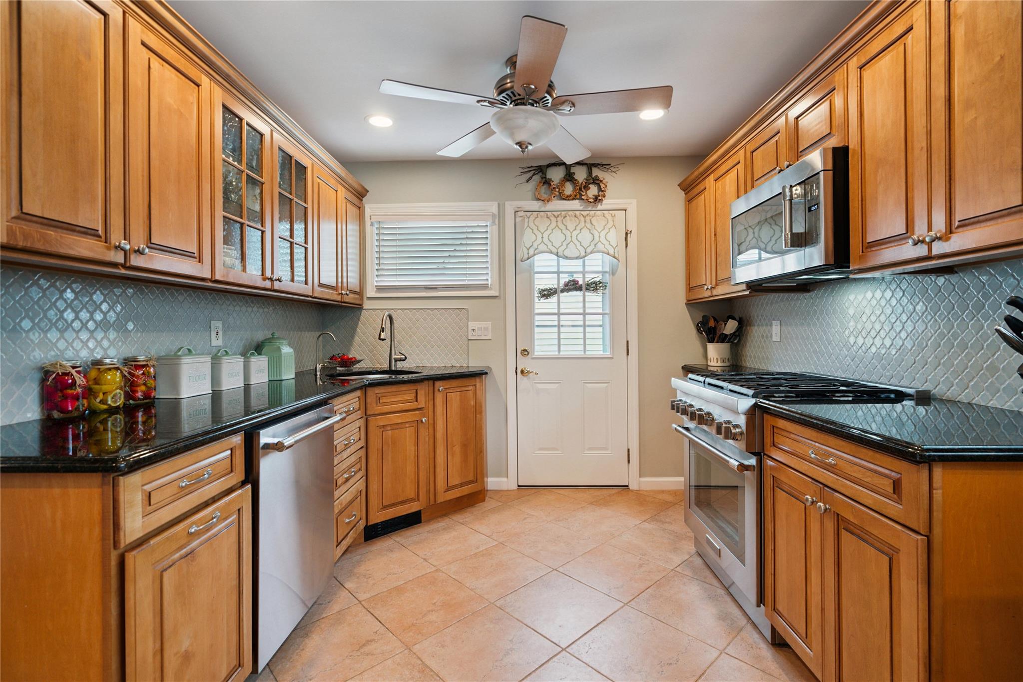 87 3rd Avenue, Massapequa Park, NY 11762
