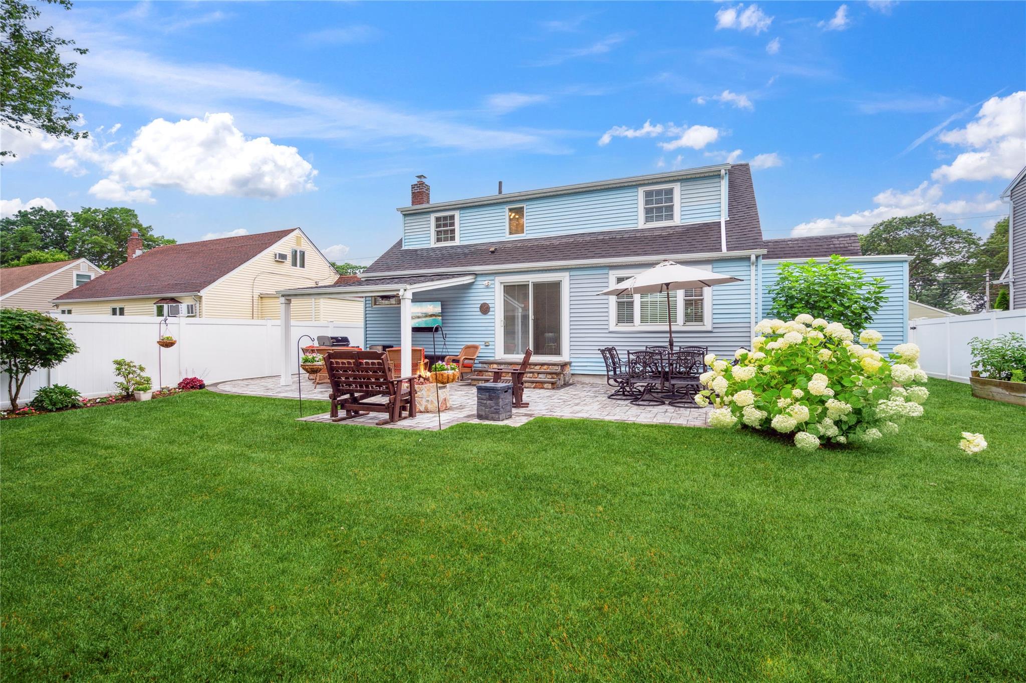 87 3rd Avenue, Massapequa Park, NY 11762