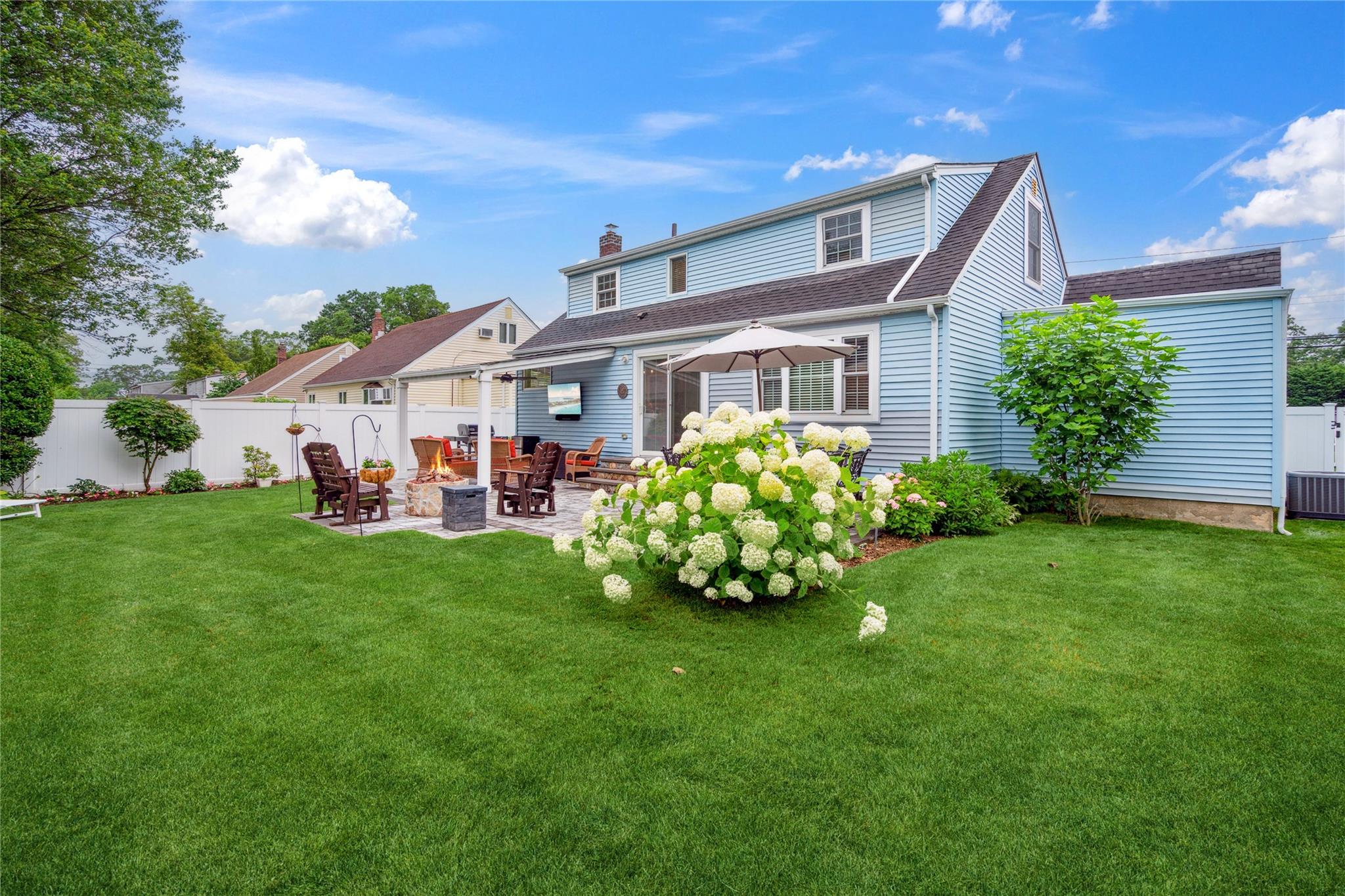 87 3rd Avenue, Massapequa Park, NY 11762