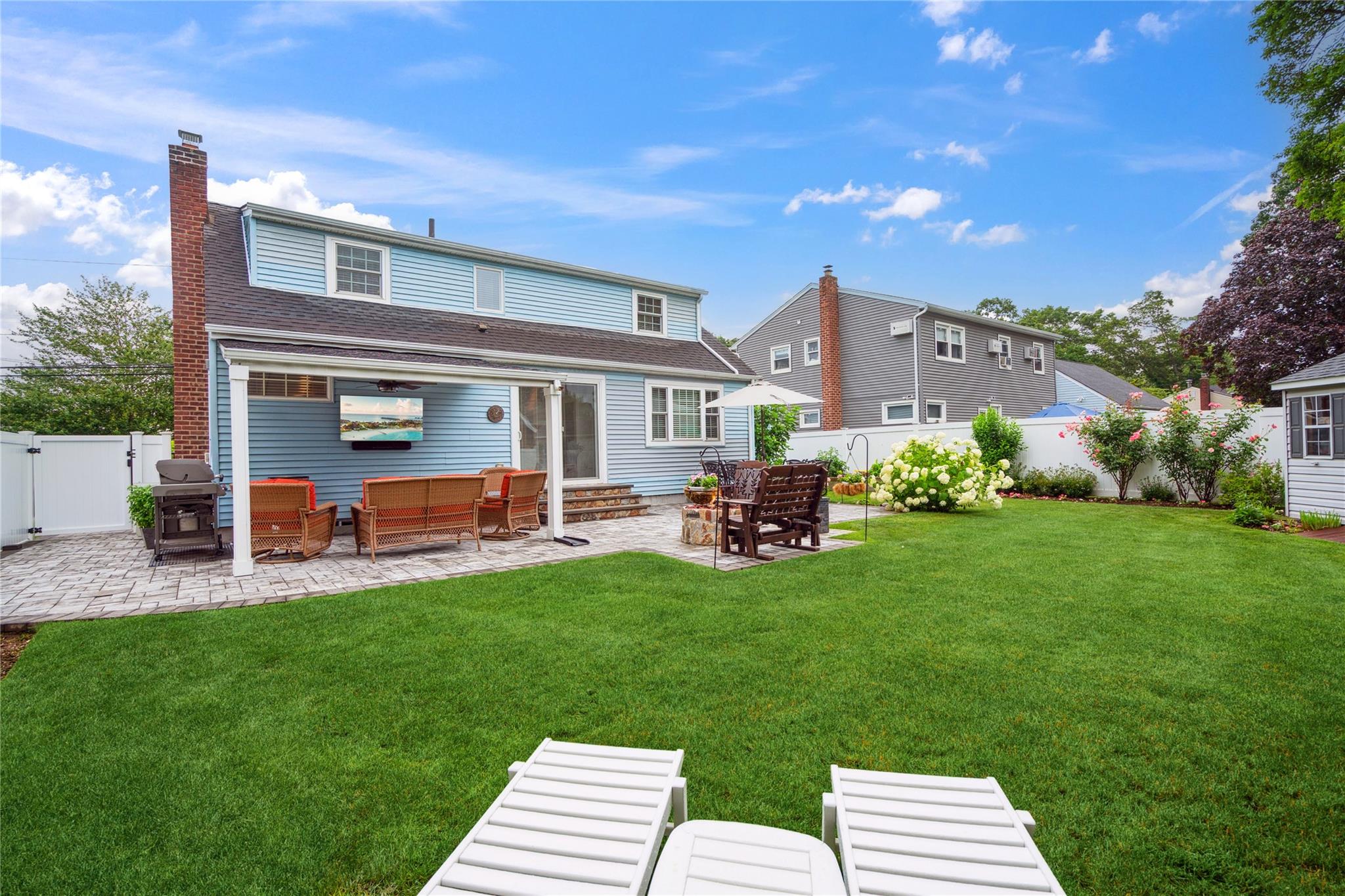 87 3rd Avenue, Massapequa Park, NY 11762