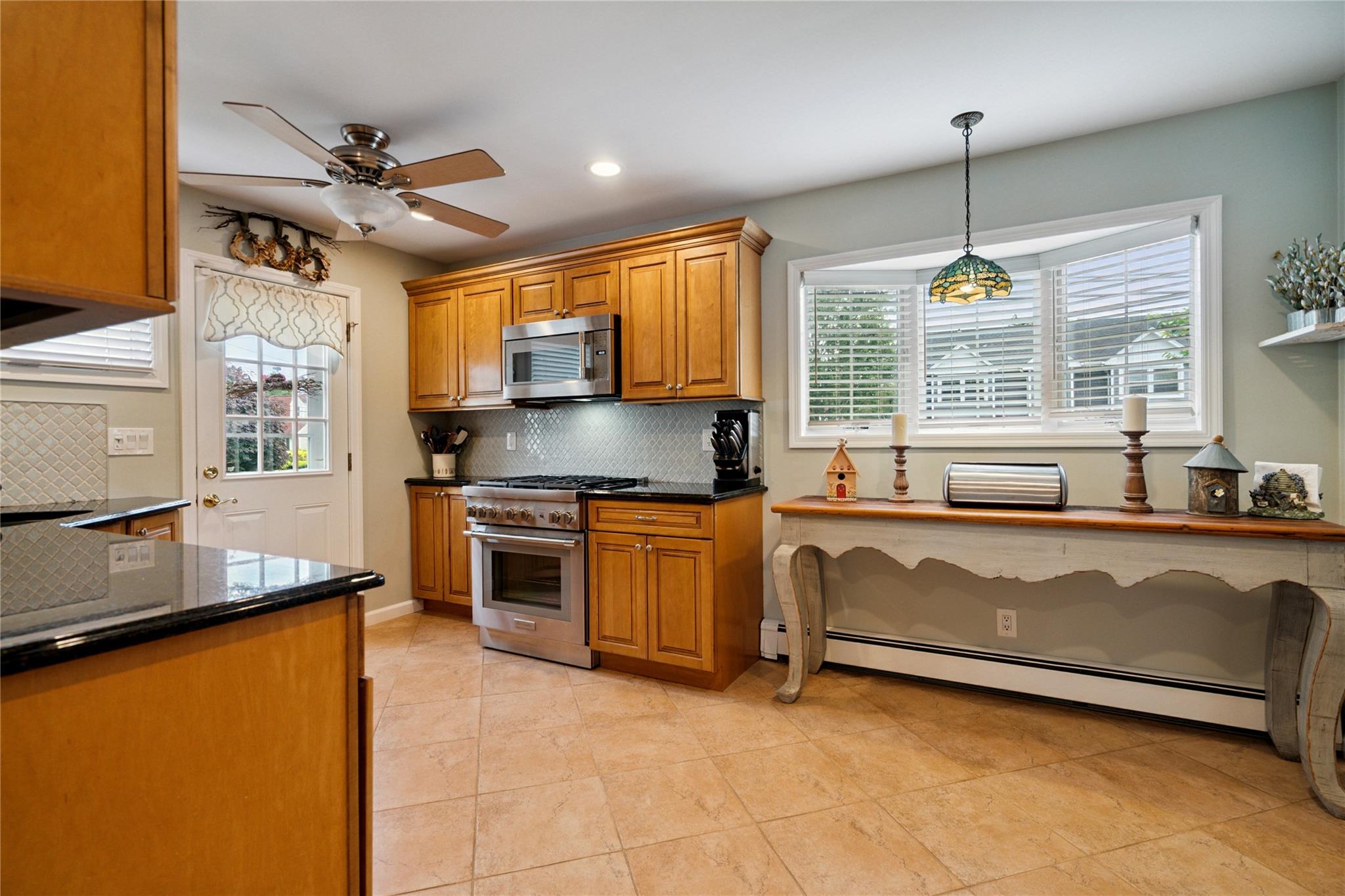 87 3rd Avenue, Massapequa Park, NY 11762