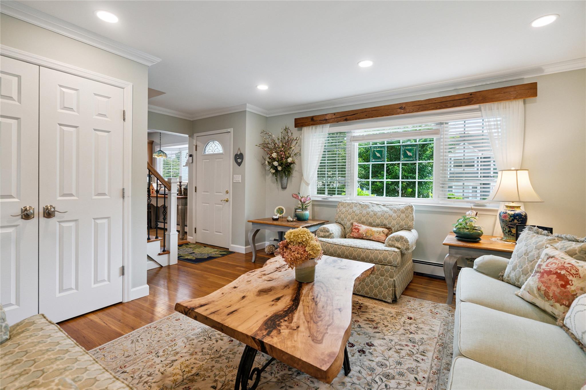 87 3rd Avenue, Massapequa Park, NY 11762