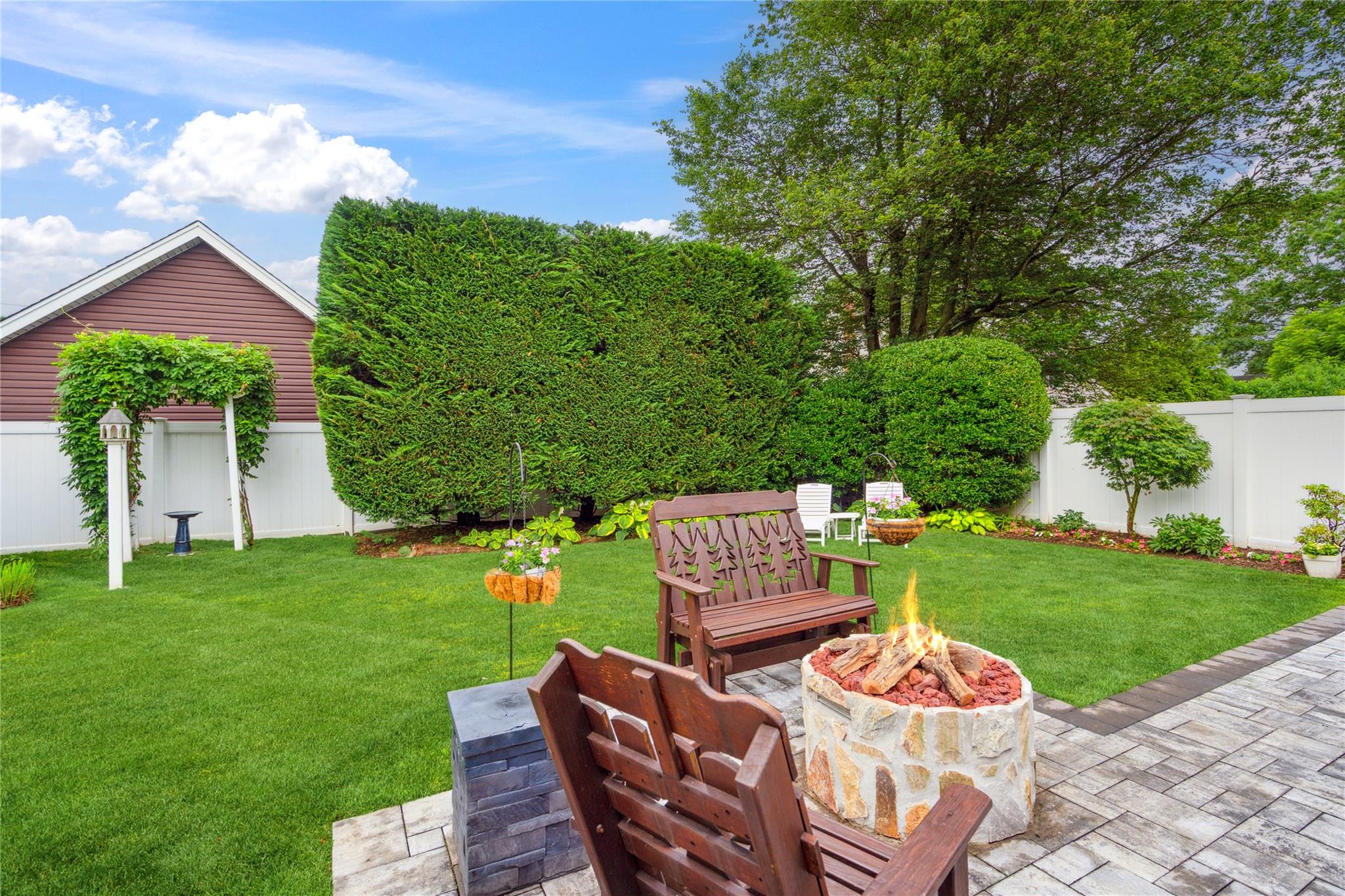 87 3rd Avenue, Massapequa Park, NY 11762