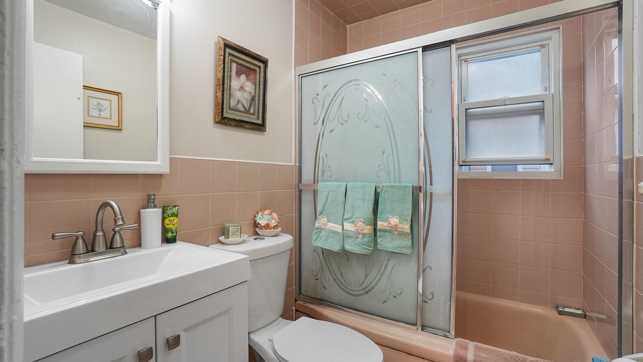 2334 Belmont Avenue, Elmont, NY 11003