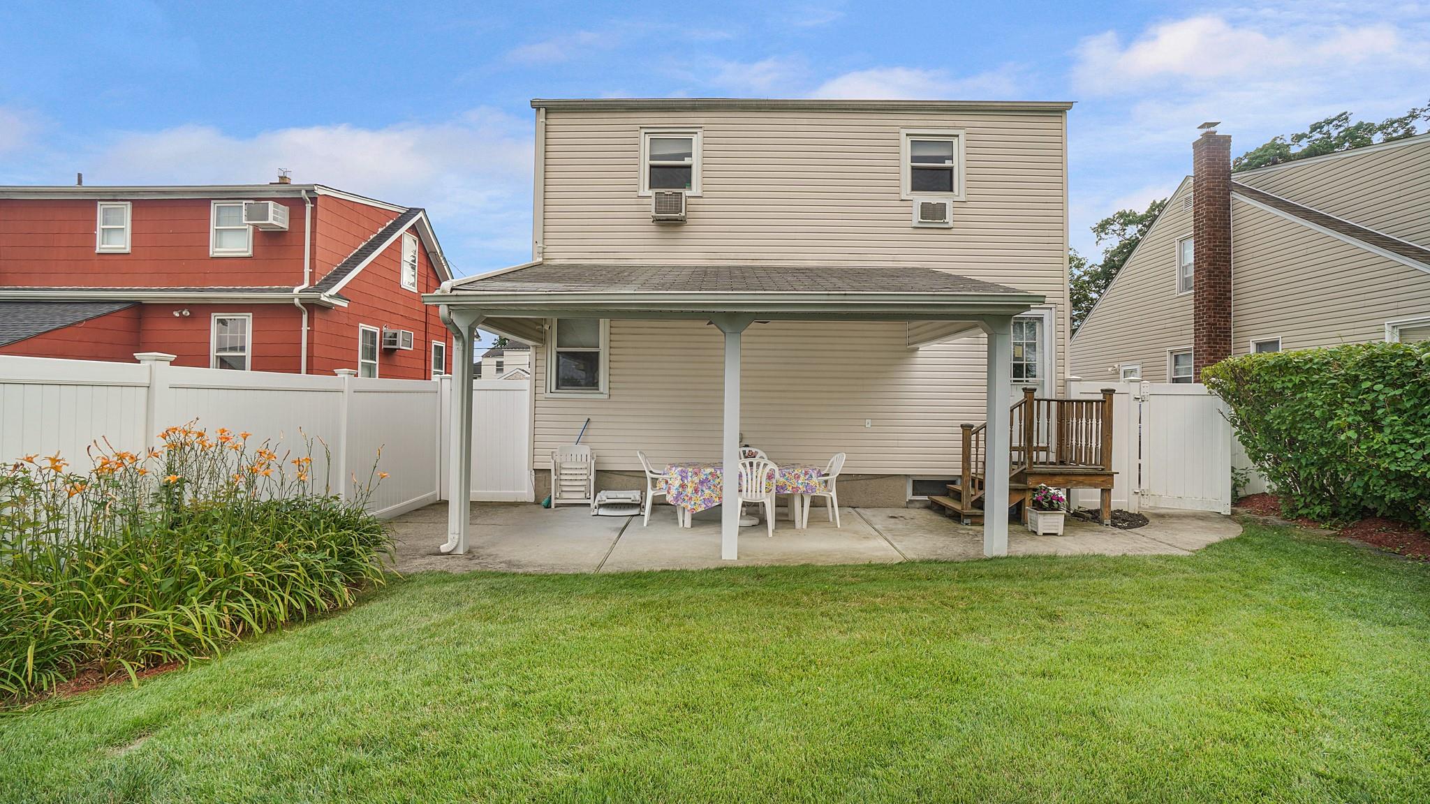 2334 Belmont Avenue, Elmont, NY 11003