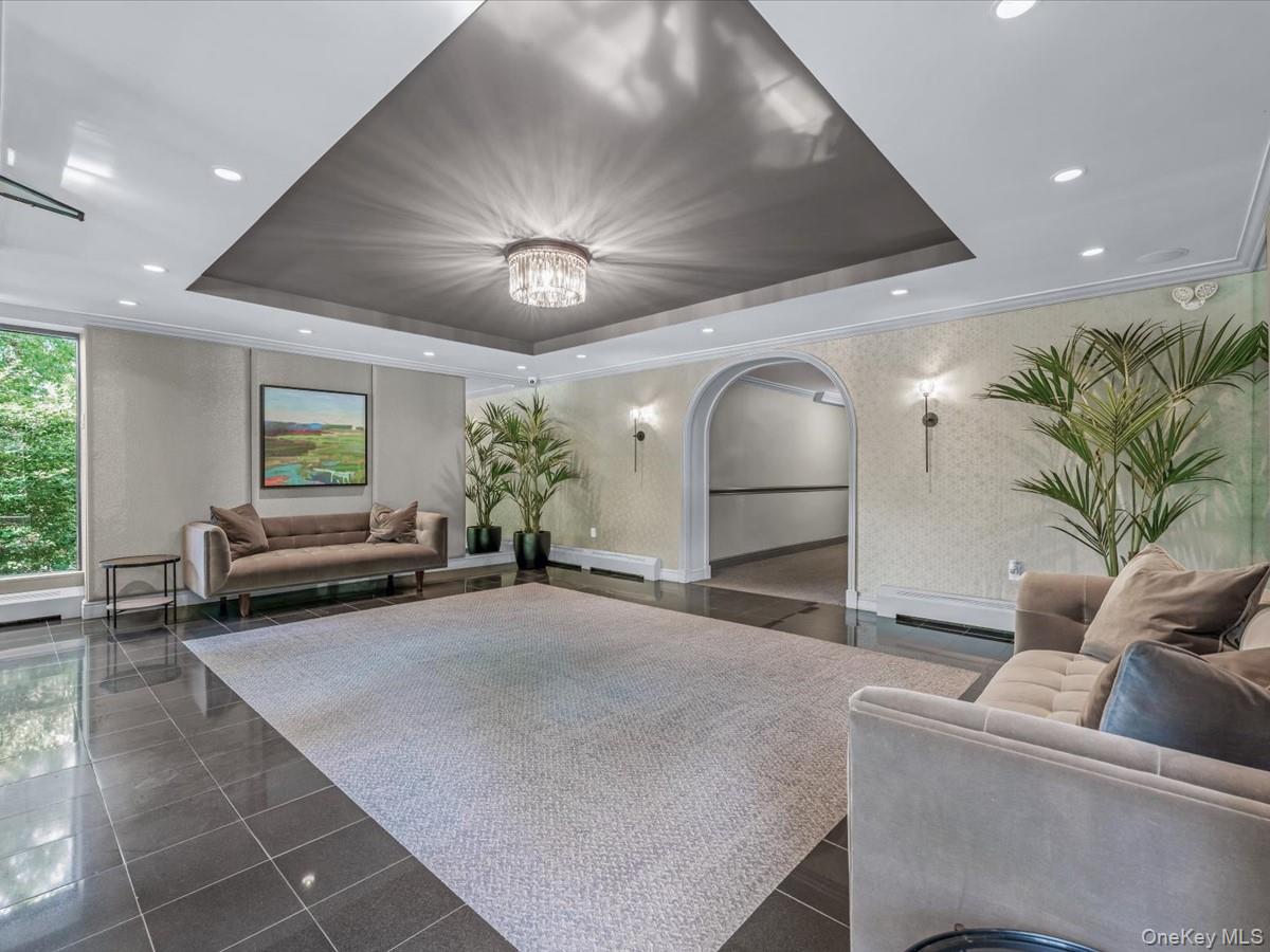 42-30 Douglaston Parkway # 3L, Douglaston, NY 11363