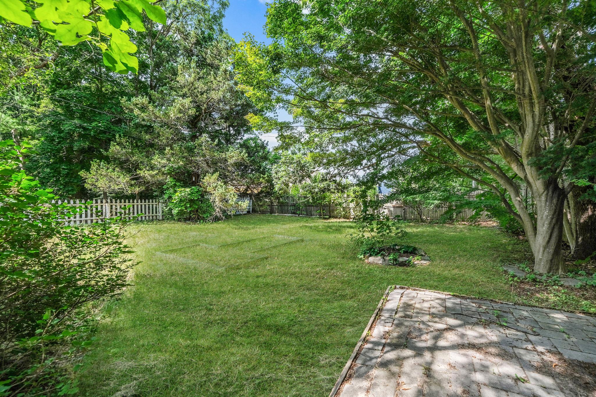 9 Private Road, Medford, NY 11763