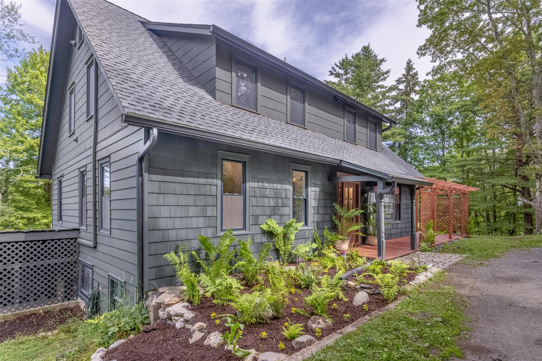 405 Vista Maria Road, Cragsmoor, NY 12420